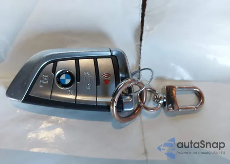 2021 BMW M8 Gran Coupe z USA, uszkodzony, nr VIN WBSGV0C08MCF18918